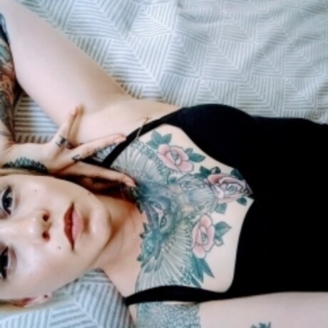 Empress Finley modèle chaud des photos