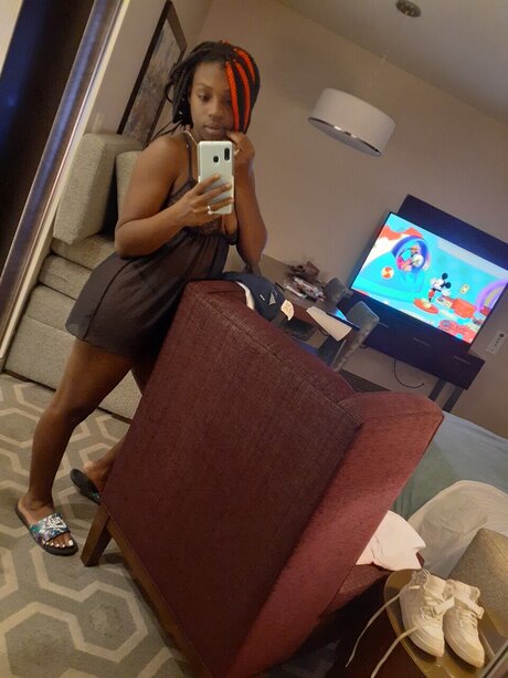 Sweet Chocolate star du porno exclusive photos