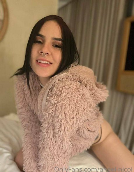 angel nicol art star du porno galeries