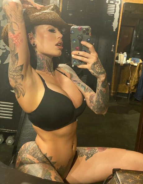 whitedovecries actrice érotique galerie