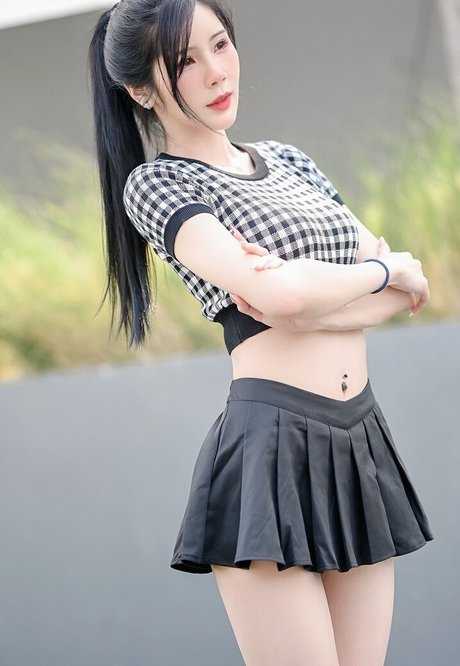 milf aux cheveux noirs onlyfans exclusif chaud archive