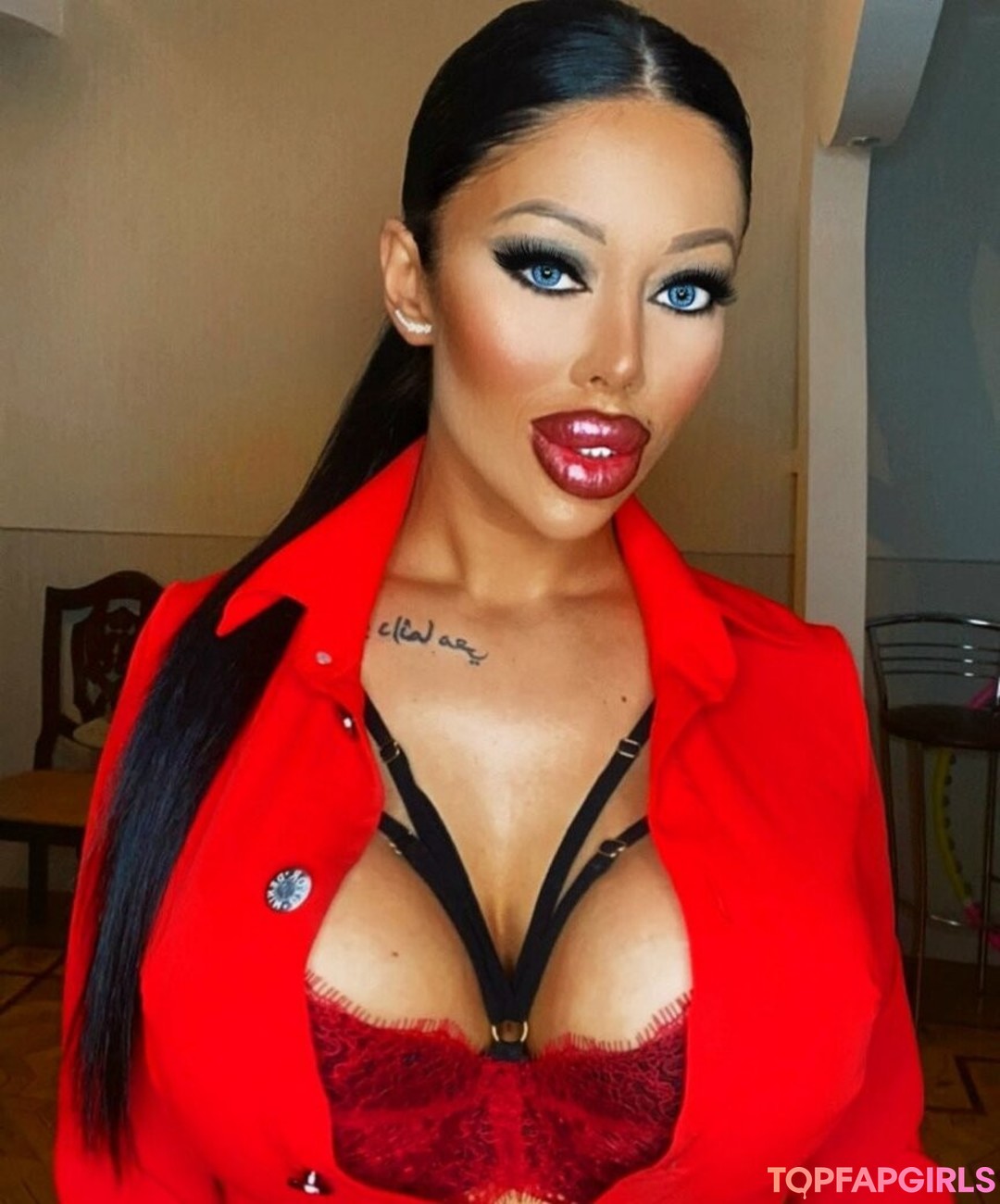 Lara Frost Fansly modèle sexy galerie