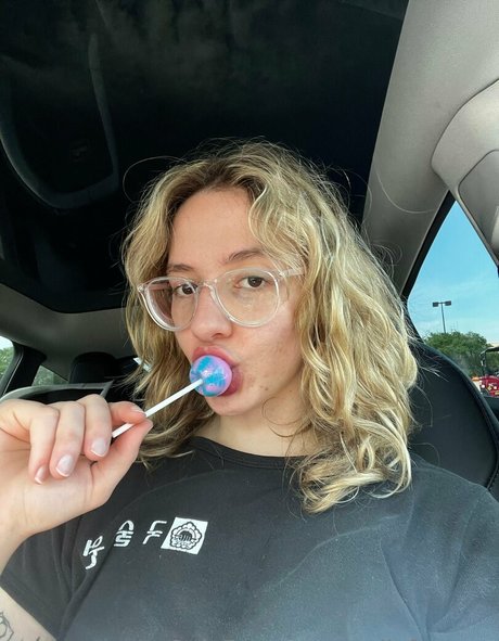 stellafreexxx art modèle des photos