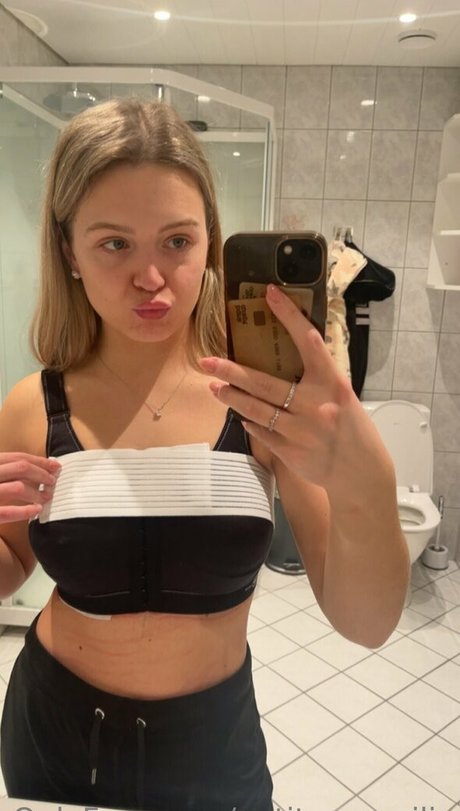 petitesexysilje star du porno de haute qualité des photos