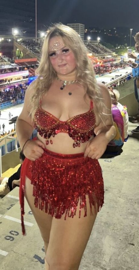 morezoe jolie star du porno photos