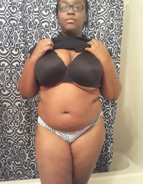 babyusagifree modèle érotique image