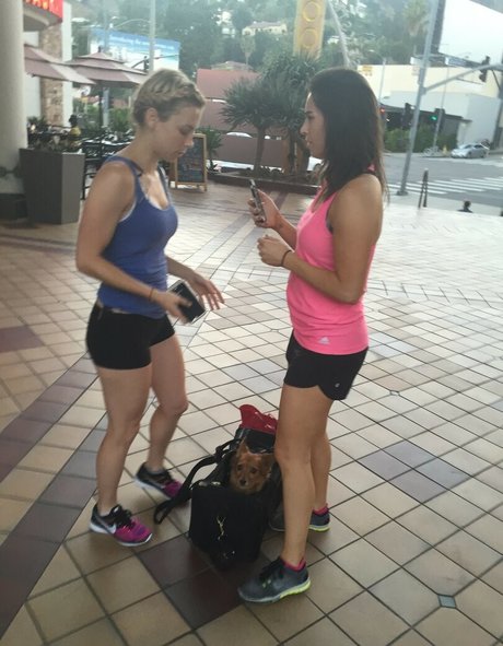 Iliza Shlesinger haut modèle photos