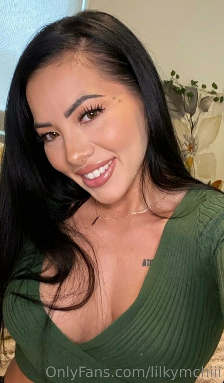 lilkymchiii modèle artistique photo