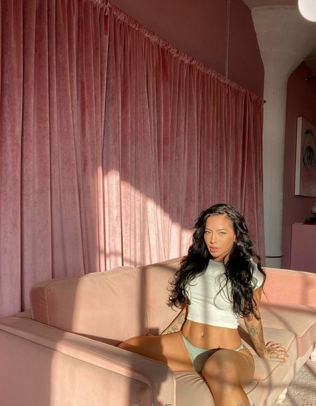 lilkymchiii actrice de nus photo