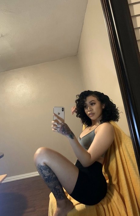 pas de culotte onlyfans sexy nue image