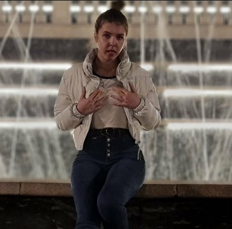 babydeeeefree star du porno sexy image