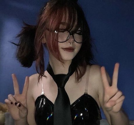 beehasleft actrice pornographique collection