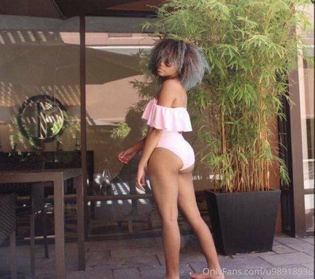 _me momo_ sexe star image