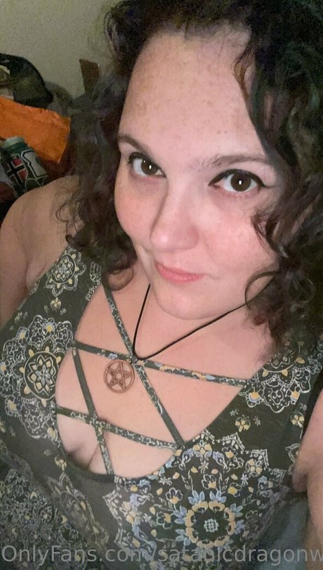 satanicdragonwitch meilleure étoile des photos