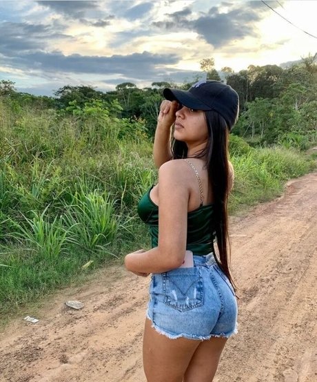 ébène maigre onlyfans sexy nue photos