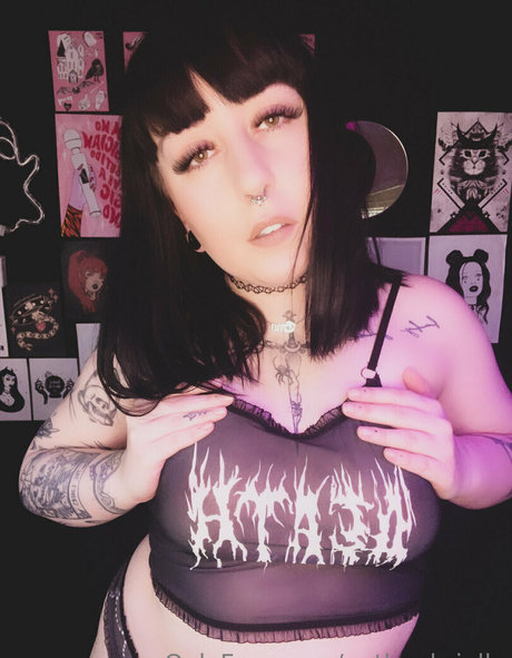 gothgabriella modèle sympa des photos