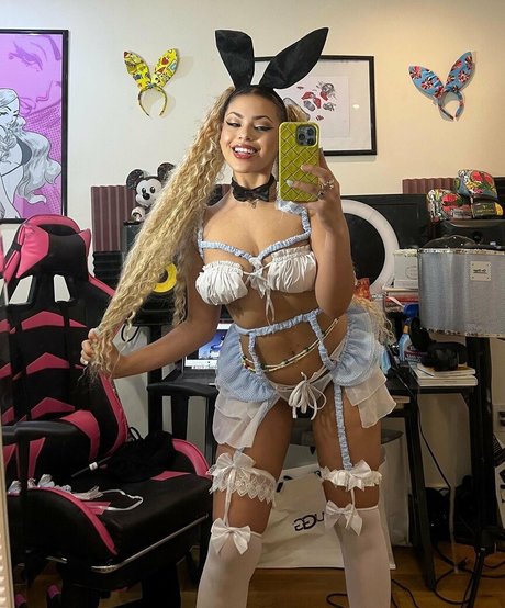 Rioadrianna modèle xxx archive