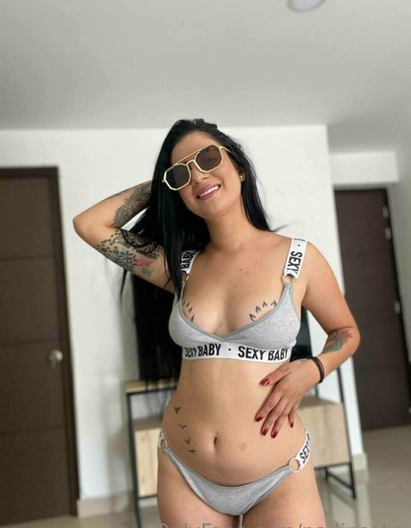 nadinselin nus de stars du porno img