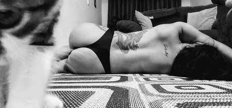 Thais Villas Boas modèle nu des photos