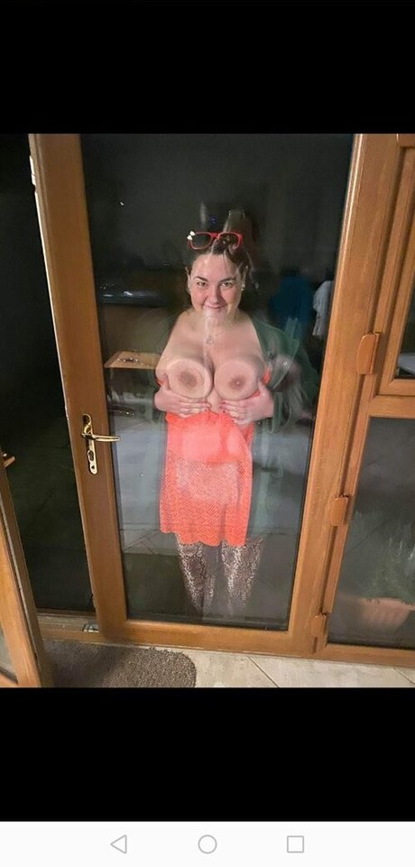 Tina Clenaghan New Walk star du porno chaude img