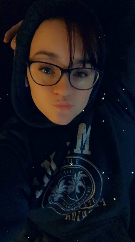 adolescente rousse onlyfans haut por image