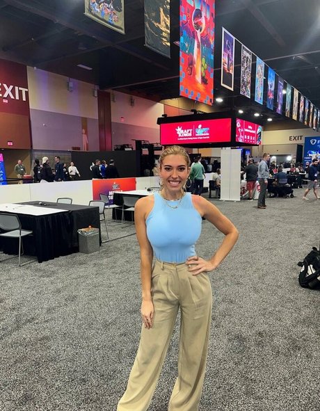 aisselles poilues onlyfans hd xxx image