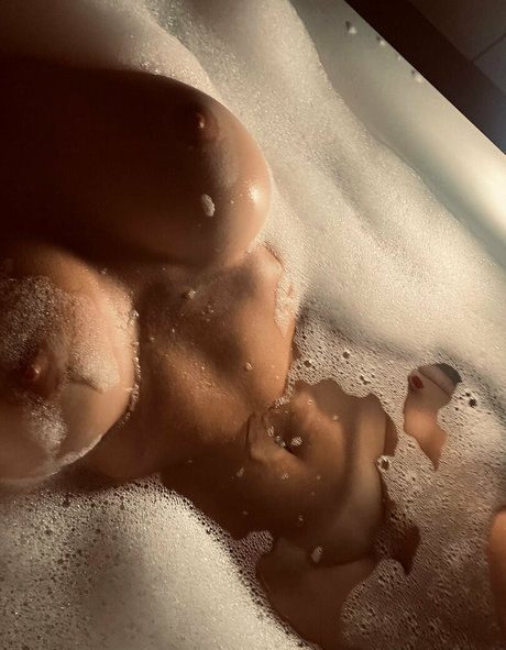 iidazsofia modèle porno galerie