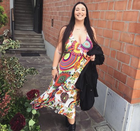 asiatique gratuit onlyfans assez érotique photo