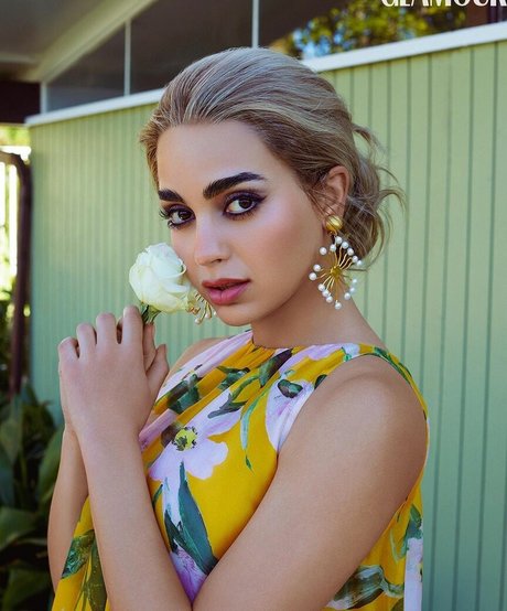 Melissa Barrera mannequin images