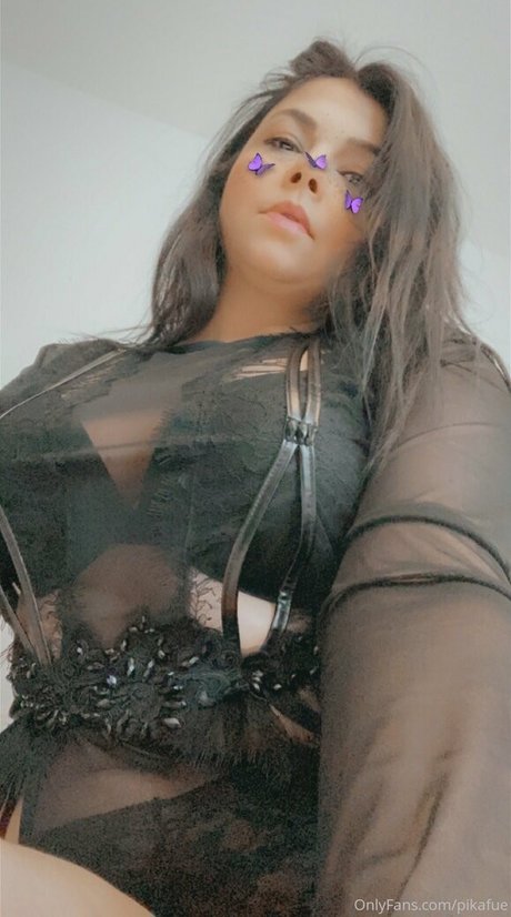 Pikafue modèle érotique des photos