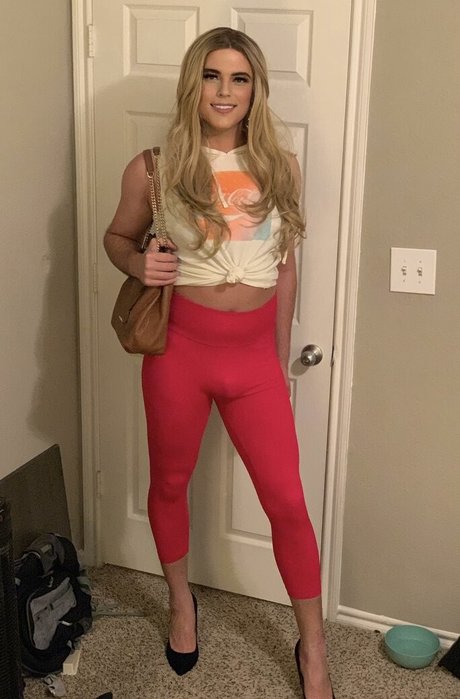 noellenights actrice nue des photos