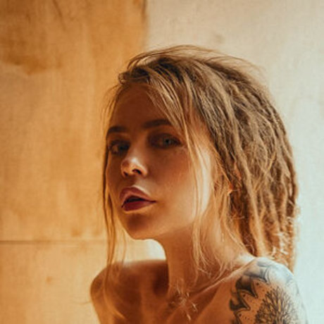 Hanna Mykhailova modèle gratuit images