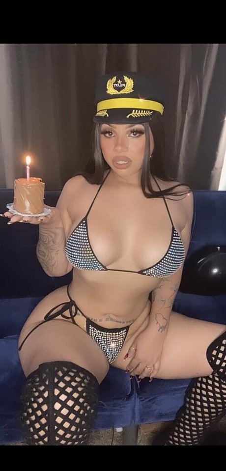 milf aux cheveux noirs onlyfans chaud xxx collection