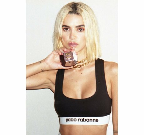 Manu Gavassi actrice chaude des photos