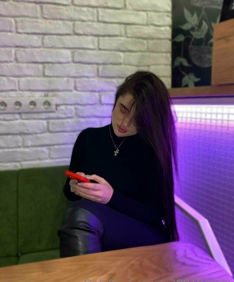 nastiashpak actrice hd photos