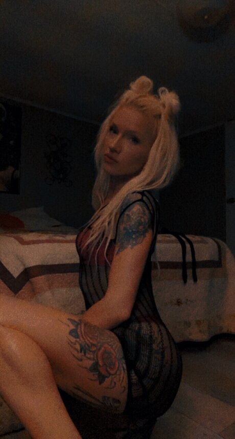 TrailerTrashBaddie nus de stars du porno photos