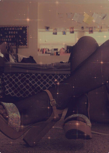 Brooke_ star du porno gratuite image