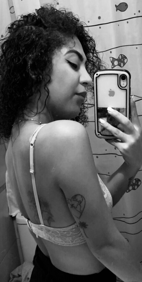 Miila 26 jolie actrice photos