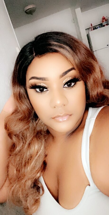 MsPeachy nus star du porno collection