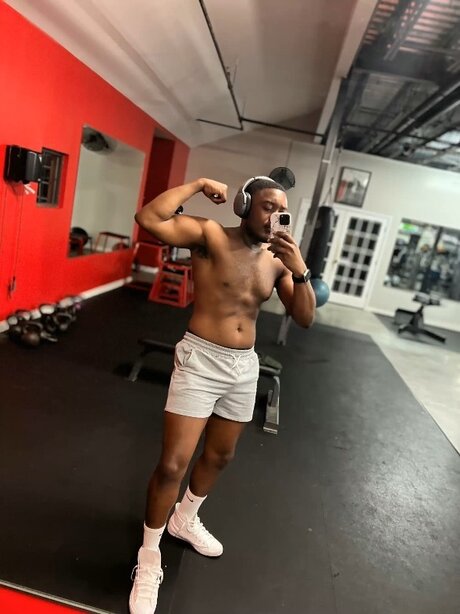 Aiyden Moore jolie actrice images