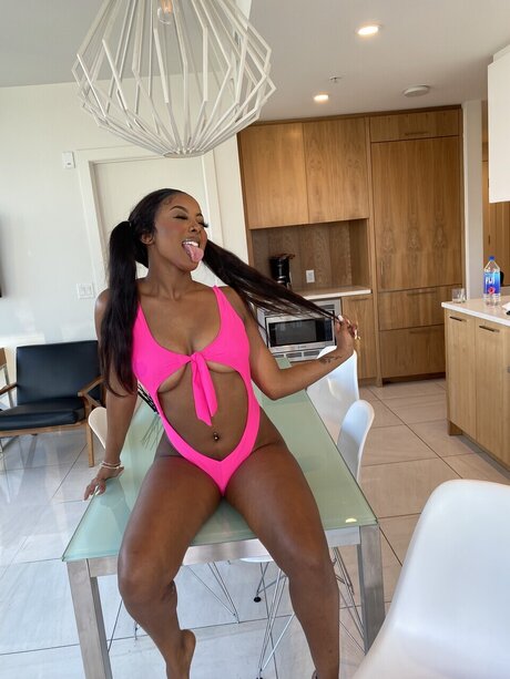 u69935291 haut étoile photos