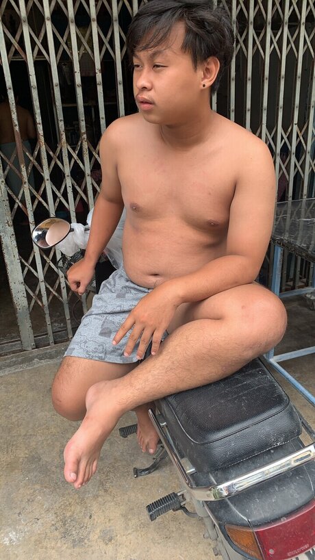 Teampongkun Thongyaem modèle artistique galerie