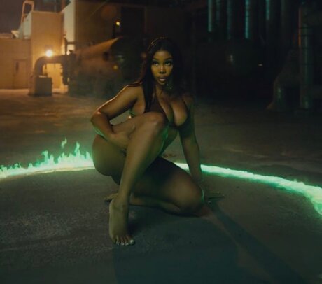 _KGALORE_ star du porno sympa image