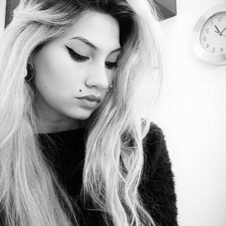 Estigia_ actrice sexy des photos