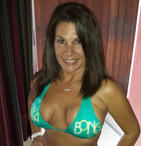 Lela star du porno chaude archive