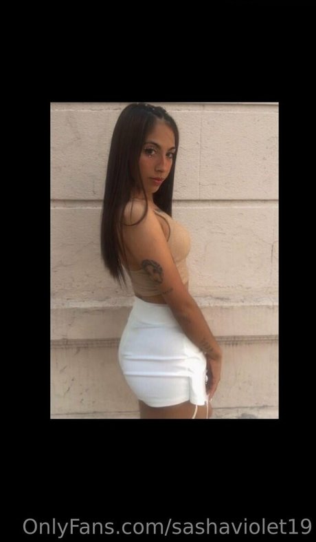 sashaviolet19 modèle pornographique collection