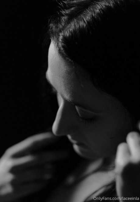 Laceeinla actrice érotique image