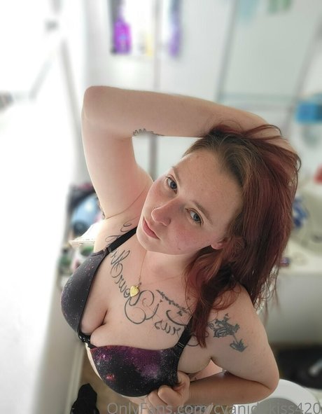 cyanidekiss420 modèle adulte photos