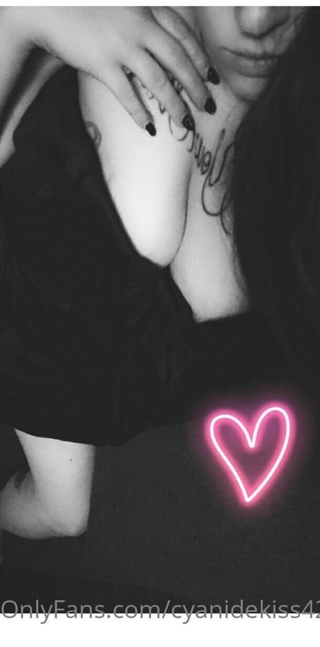 cyanidekiss420 modèle sexy galeries