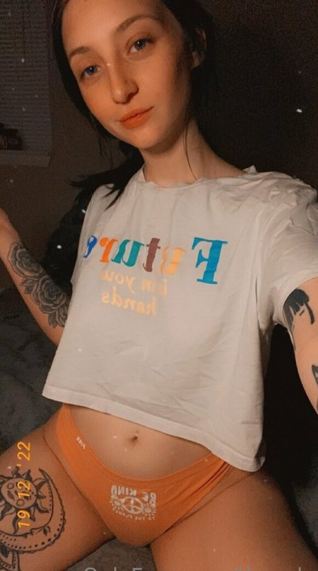 thacals actrice chaude photos